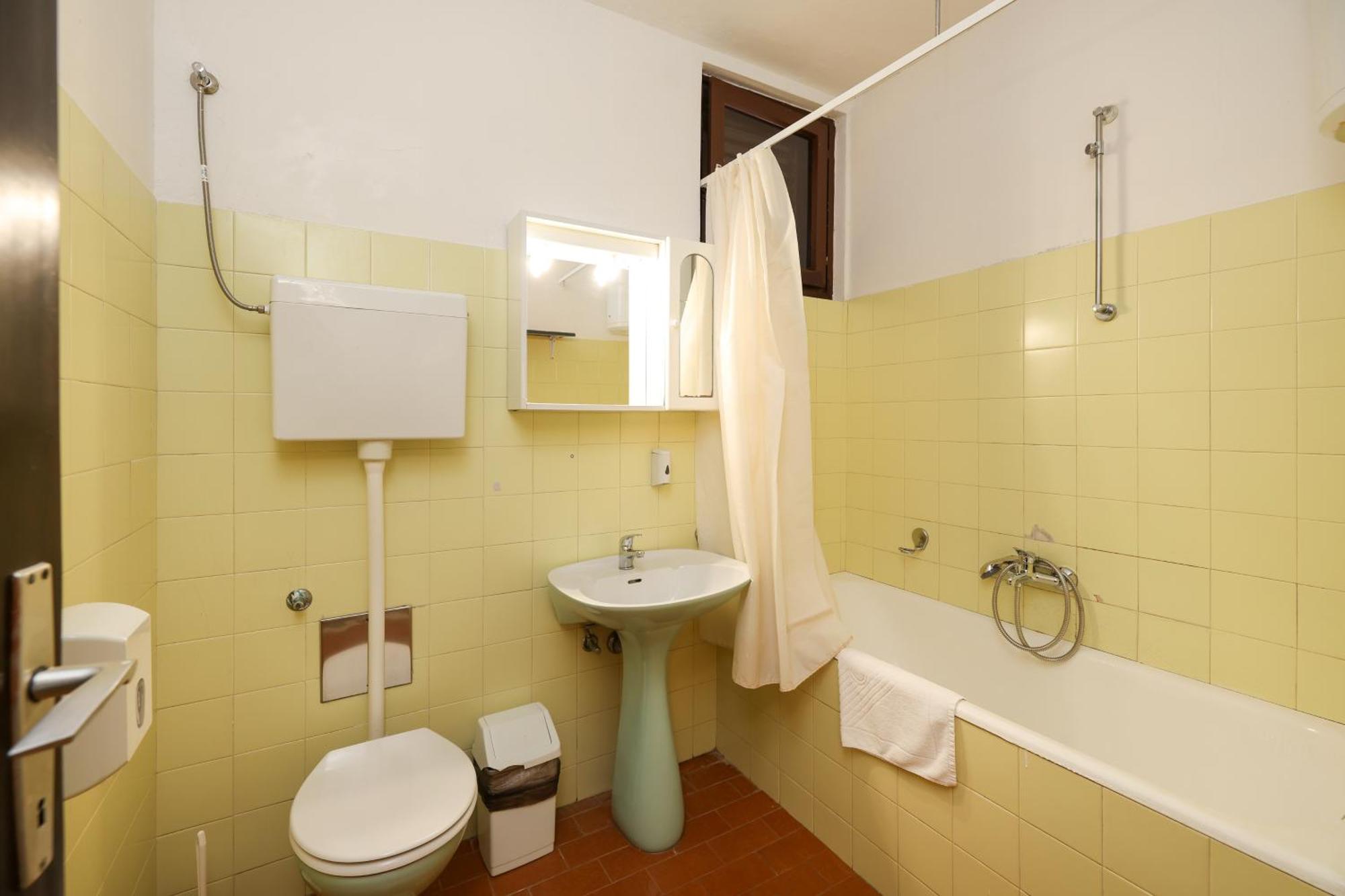 Apartments Medena Budget โตรกีร์ ภายนอก รูปภาพ