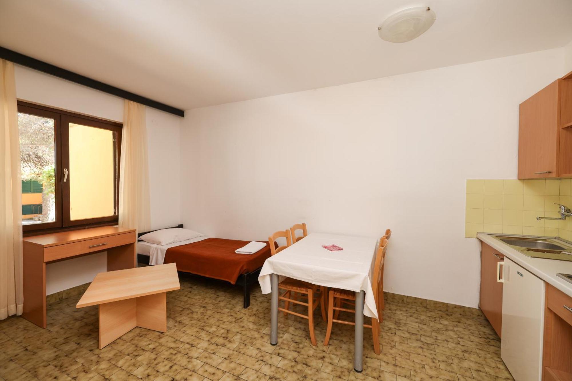 Apartments Medena Budget โตรกีร์ ภายนอก รูปภาพ