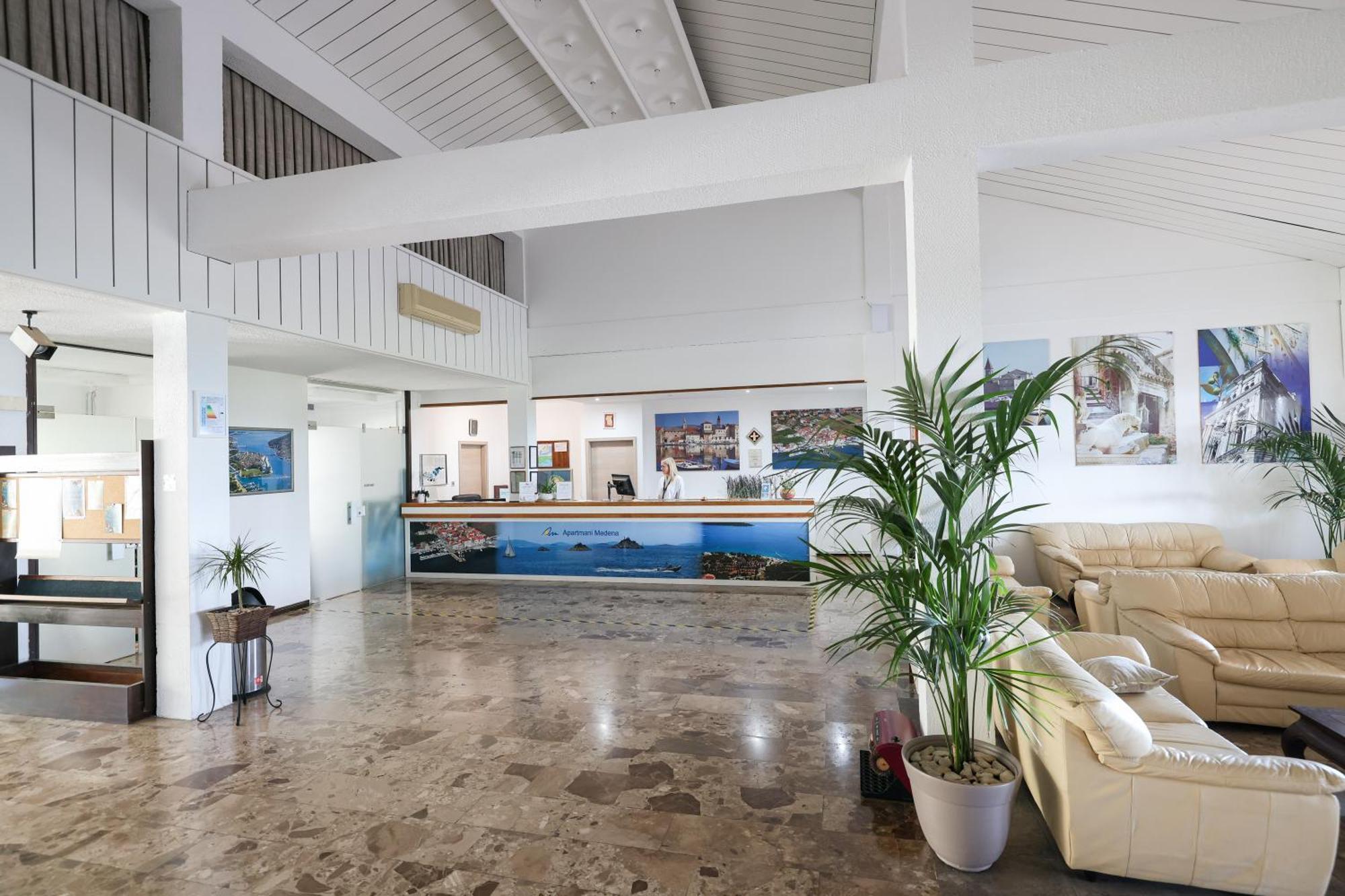 Apartments Medena Budget โตรกีร์ ภายนอก รูปภาพ